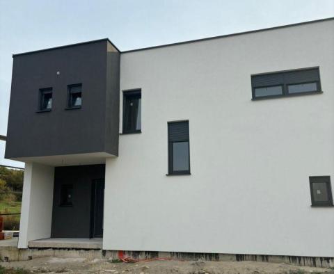 Hochwertiges modernes Doppelhaus in sehr ruhiger Lage in der Gegend von Labin, zu verkaufen - foto 67
