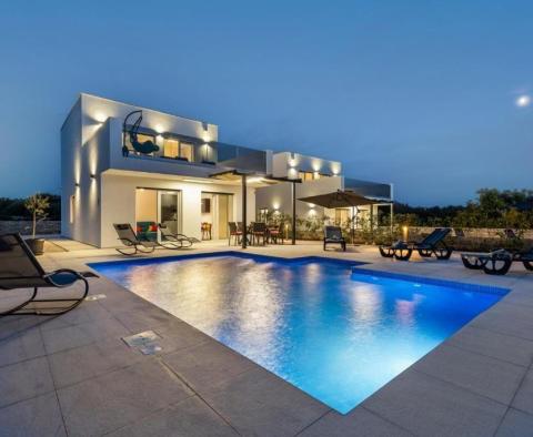 Moderne Villa in ruhiger Lage in Svetvincenat, zu verkaufen - foto 2