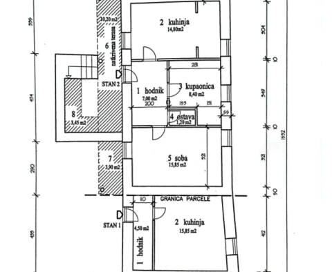 Maison en pierre à rénover dans un petit village à Barban, à vendre - pic 30