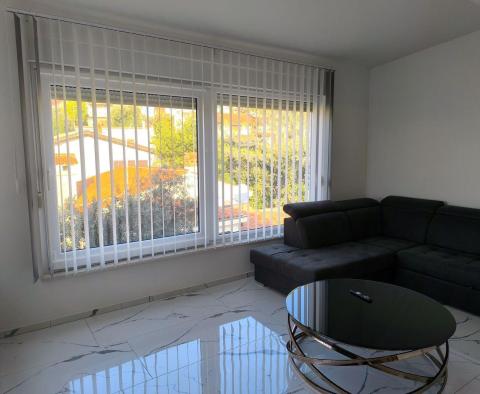 Appartement de luxe, première rangée de la mer, région de Pula, à vendre - pic 11