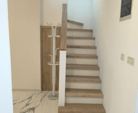 Appartement de luxe, première rangée de la mer, région de Pula, à vendre - pic 17