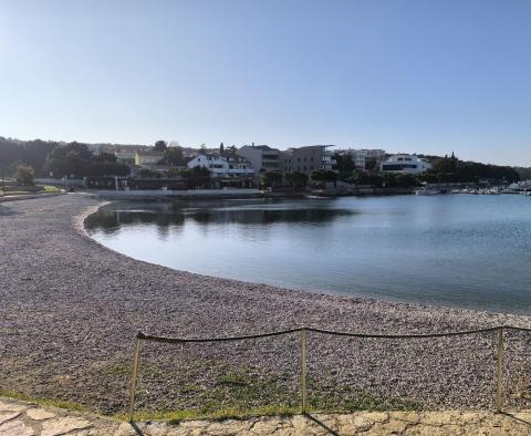 Appartement de luxe, première rangée de la mer, région de Pula, à vendre - pic 4