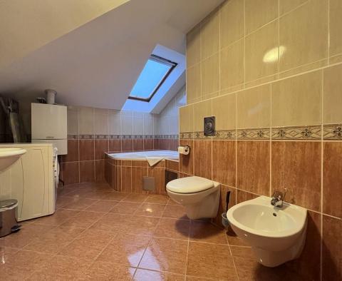 Cena spadła! Apartament typu duplex w Icici z garażem, trzema loggiami i widokiem na morze, na sprzedaż! - pic 15