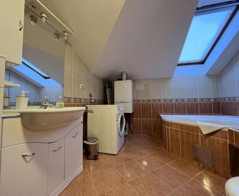 Cena spadła! Apartament typu duplex w Icici z garażem, trzema loggiami i widokiem na morze, na sprzedaż! - pic 17