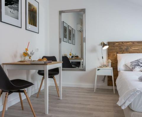 Hôtel unique en 1ère ligne de mer dans la région de Dubrovnik, à vendre - pic 10