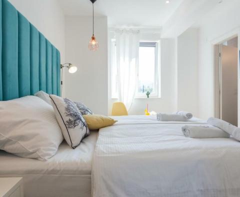 Hôtel unique en 1ère ligne de mer dans la région de Dubrovnik, à vendre - pic 15