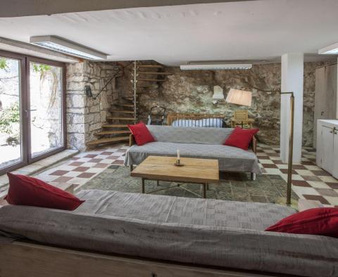 Villa très insolite à Vintijan, Medulin, à vendre - pic 11