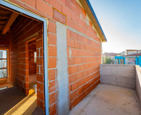 Roh-Bau-Villa in Ližnjan, 800 m vom Meer entfernt, zu verkaufen - foto 23