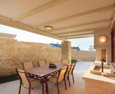 Original villa in Poreč, only 1 km from the sea, for sale - pic 4
