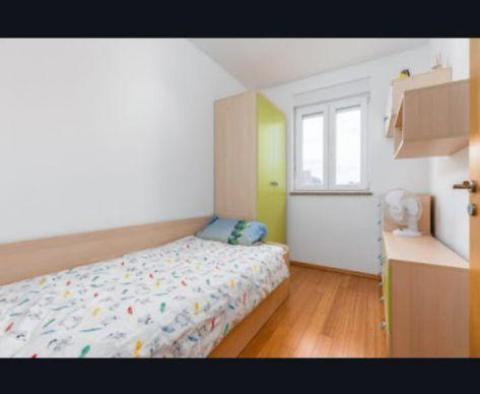 Vynikající byt v Fazana-Valbandon s terasou v bezprostřední blízkosti pláže! - pic 15