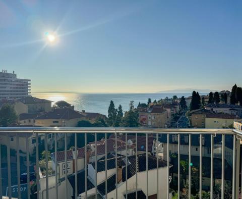 Wohnung in einem Neubau mit wunderschöner Aussicht, 200 Meter vom Meer entfernt im Zentrum von Opatija, zu verkaufen - foto 3