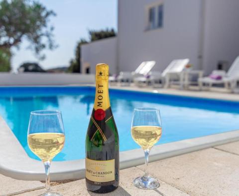 Magnifique villa avec piscine à Zivogosce, Riviera de Makarska, à vendre - pic 2