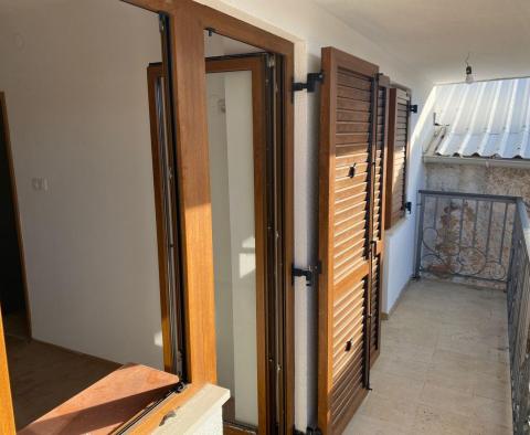Une maison avec un garage et une grande cour dans un excellent emplacement à Rijeka ! - pic 3