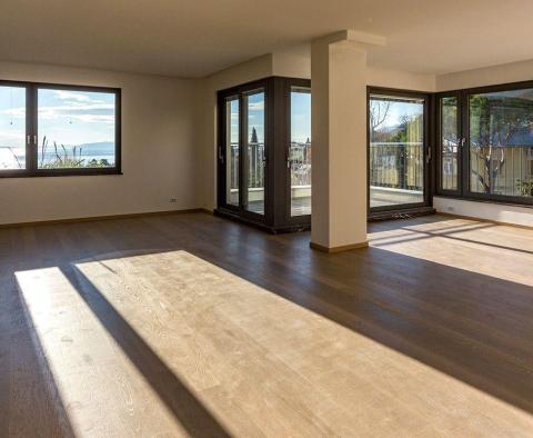 Apartament w nowym budynku w Opatii z tarasem i garażem, 200 metrów od morza, na sprzedaż! - pic 5