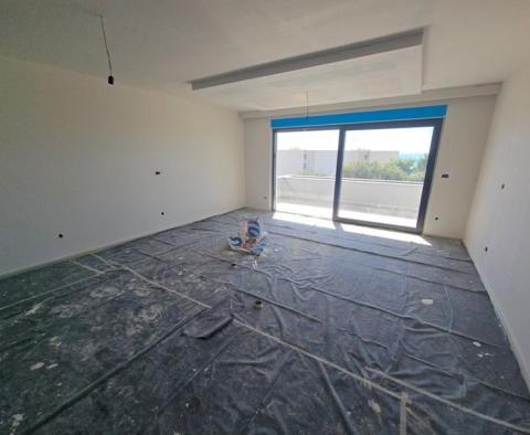 Spacious 3-bedroom apartment in Makarska, for sale - pic 3