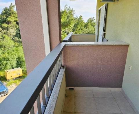 Tolle 2-Zimmer-Wohnung in Makarska, zu verkaufen - foto 2