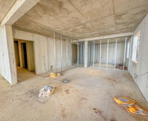 Modern apartmanok egy új épületben Opatija központja felett, 250 méterre a tengertől, eladók - pic 6