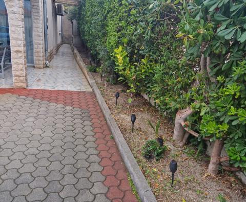 Przestronna nieruchomość w Kastel Stari, na sprzedaż - pic 30