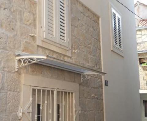 Buddhist-style house in Kastel Luksic just a few steps away from the seashore - pic 3