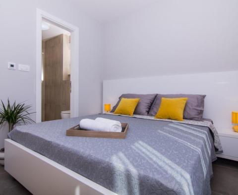 Na sprzedaż dwie zupełnie nowe wille w Kastel Kambelovac z basenami w pakiecie - pic 29