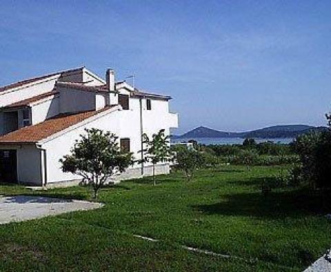 Mini-hôtel à Tribunj avec vue magnifique sur la mer, 5 appartements - pic 4