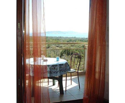 Mini-hôtel à Tribunj avec vue magnifique sur la mer, 5 appartements - pic 8