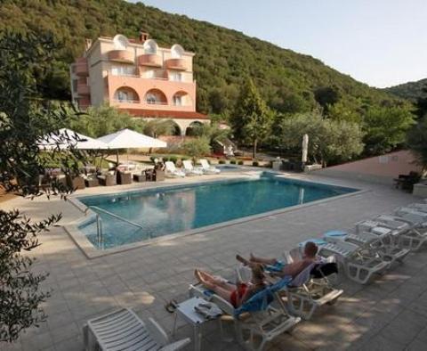 Charming hotel just a few steps from the sea in a green bay between Pula and Labin 