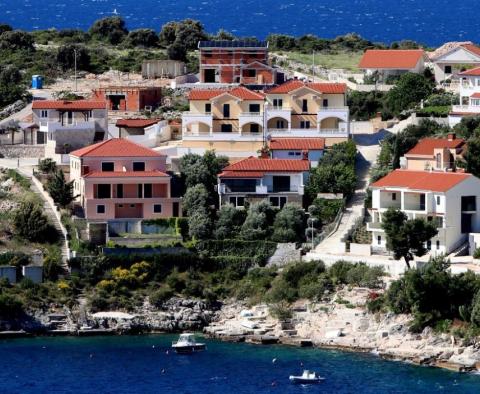 Új ház csodálatos kilátással a tengerre terasszal és apartmanokkal 50 méterre a strandtól Razanj városában, Sibenik, Horvátország - pic 7