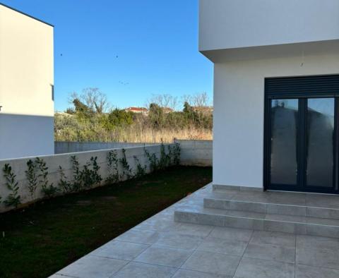 New villa with sea view in Vodnjan area, for sale - pic 8