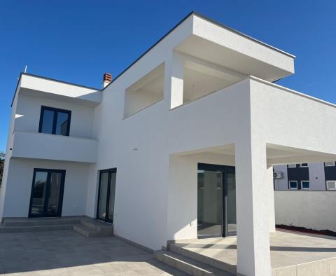 New villa with sea view in Vodnjan area, for sale - pic 31