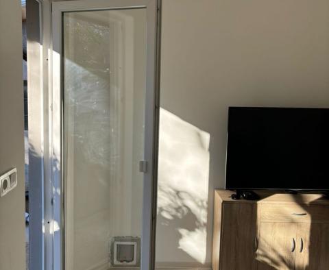 Maison avec deux unités résidentielles à 400 mètres de la mer à Medulin, à vendre - pic 17