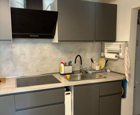 Maison avec deux unités résidentielles à 400 mètres de la mer à Medulin, à vendre - pic 21
