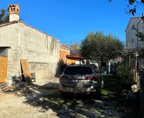 Maison avec deux unités résidentielles à 400 mètres de la mer à Medulin, à vendre - pic 37