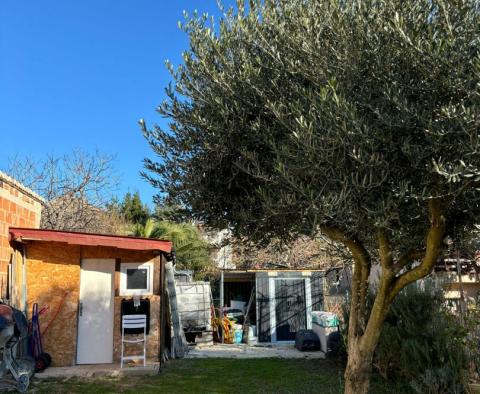 Maison avec deux unités résidentielles à 400 mètres de la mer à Medulin, à vendre - pic 49