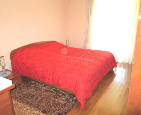 Dům s 5 apartmány a výhledem na moře v Premantura, na prodej - pic 5