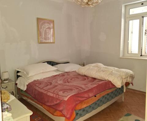 Dvojdům pod hlavní silnicí v Podstraně na prodej - pic 9