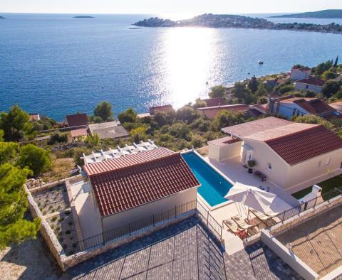 Villa mit atemberaubendem Meerblick in der Region Rogoznica, zu verkaufen - foto 3