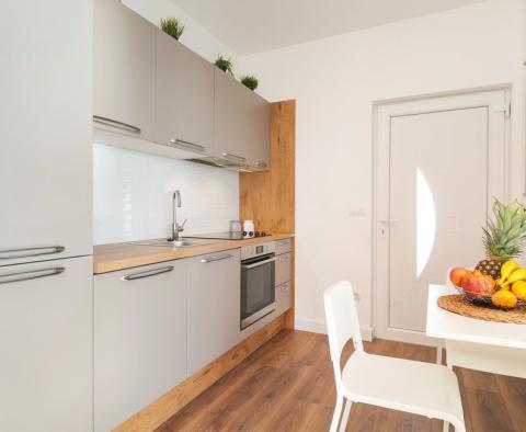 Villa mit atemberaubendem Meerblick in der Region Rogoznica, zu verkaufen - foto 22