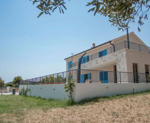 Új építésű, hagyományos stílusú villa Kastelában, eladó - pic 7