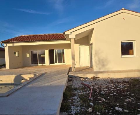Villa neuve à Barban, à vendre - pic 7