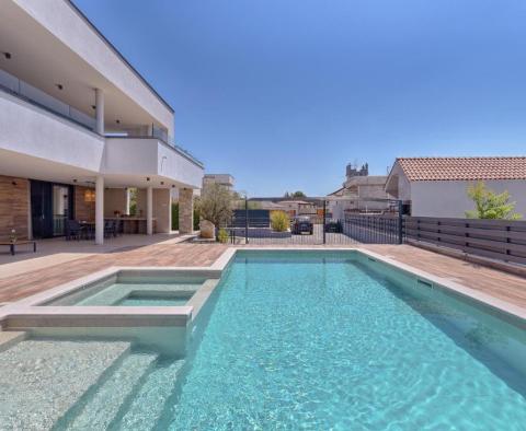 New 5***** villa in Peroj, 500 meter from the beach, for sale - pic 2
