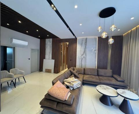 Grand domaine de 20135 m² avec une villa en construction, région de Rogoznica, vue sur la mer, à vendre - pic 30