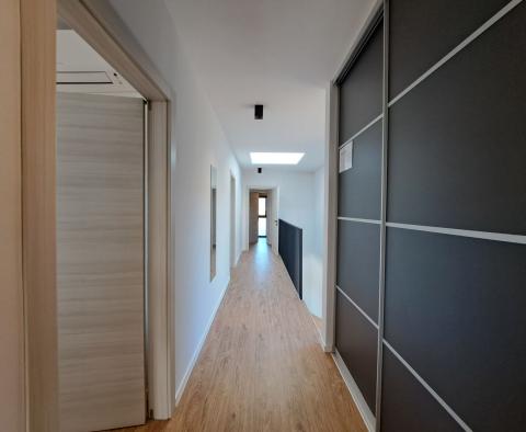 Vila nejvyšší kvality v Crikvenici s výhledem a bazénem na prodej - pic 10