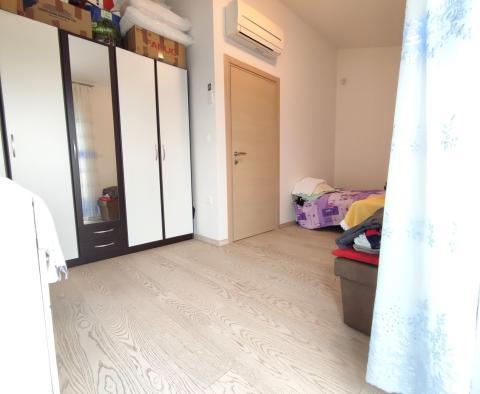 Two-story apartment with a garden in a new building in Banjole, for sale - pic 13