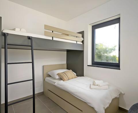 Nová moderní vila ve Svetvinčenatu na prodej - pic 32