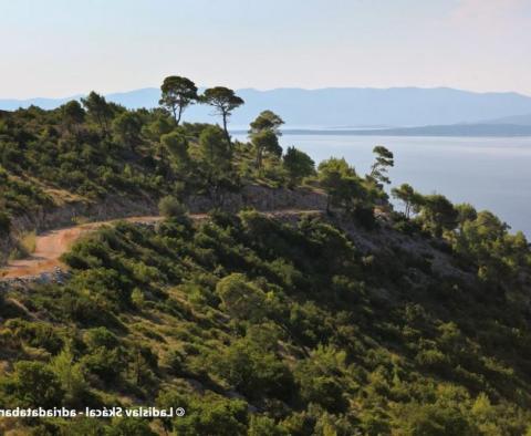 Low price -great seafront land plot of 14 830 m2 on Hvar island! - pic 6