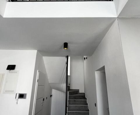 Új építésű villa Vodicében, eladó - pic 20