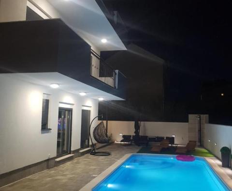 Új építésű villa Vodicében, eladó - pic 25