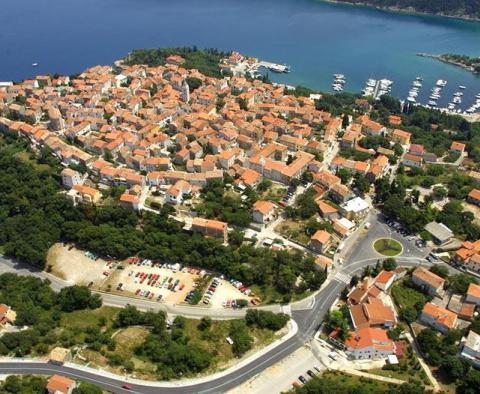 A large plot of land on the FIRST LINE of the SEA in Omišalj on the peninsula of Krk!
 - pic 3