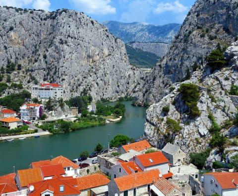 Turistická nemovitost s 9 apartmány na Omišské riviéře, na prodej - pic 23